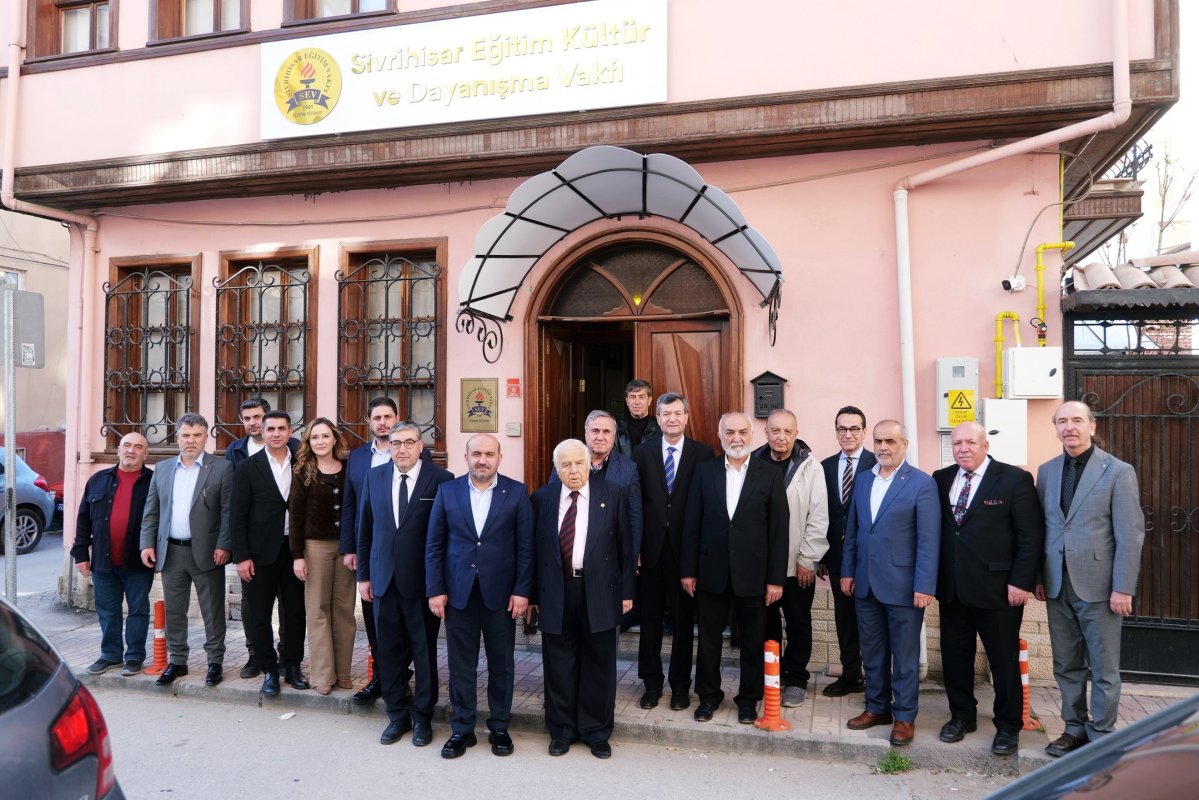 Gürhan Albayrak Sivrihisar’da Vakıf Yöneticileriyle Buluştu: “Şehir Gündemini Değerlendirdik”