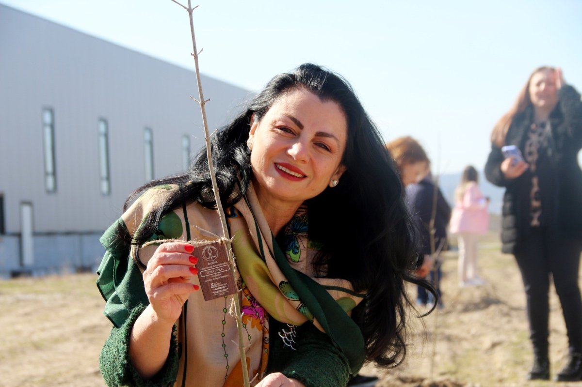 Kütahya OSB’de kadın yatırımcılarla fidan dikim etkinliği