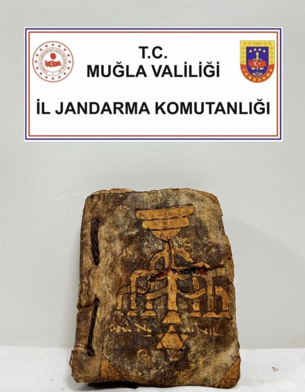 Menteşe’de tarihi eser operasyonu: 600 yıllık Tevrat ele geçirildi