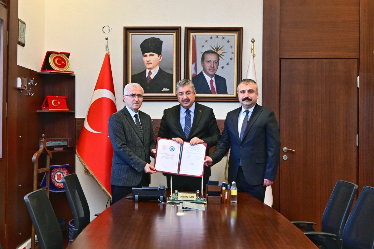 ESOGÜ İle Aile Ve Sosyal Hizmetler İl Müdürlüğü Arasında İş Birliği Protokolü