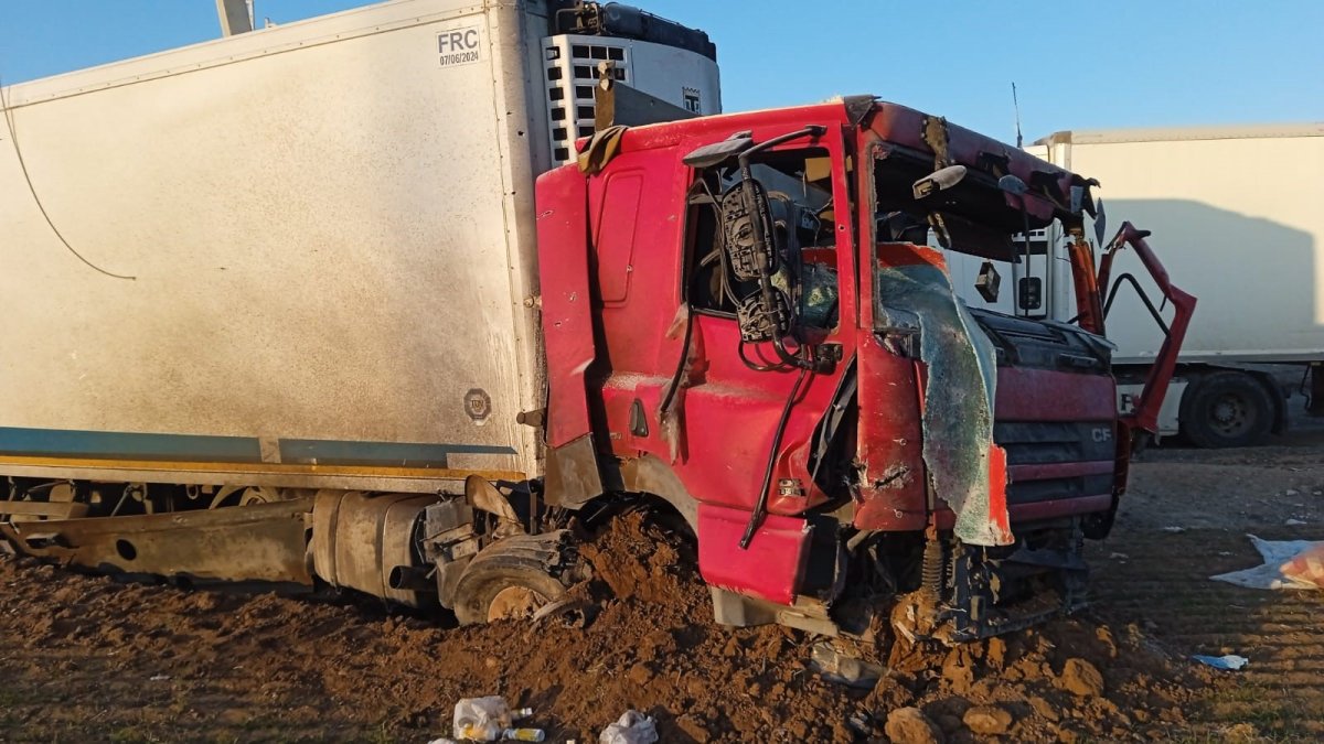 Füze Şarapneliyle Hayatını Kaybeden Tır Şoförünün Aracının Görüntüleri Ortaya Çıktı