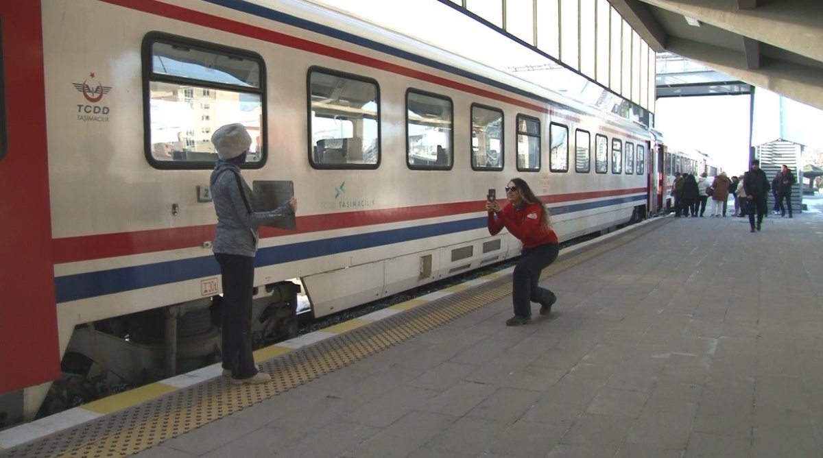 Doğu Ekspresi’ne Bayram Yoğunluğu: Biletler Günler Öncesinden Tükendi