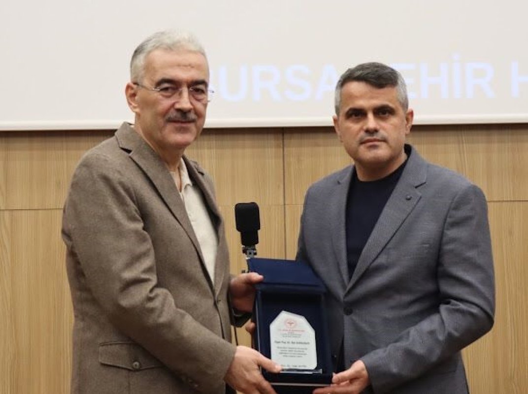 1 Yılda 3 Bin 766 Ameliyat: Prof. Dr. Nail Kahraman’a Rekor Başarı Ödülü