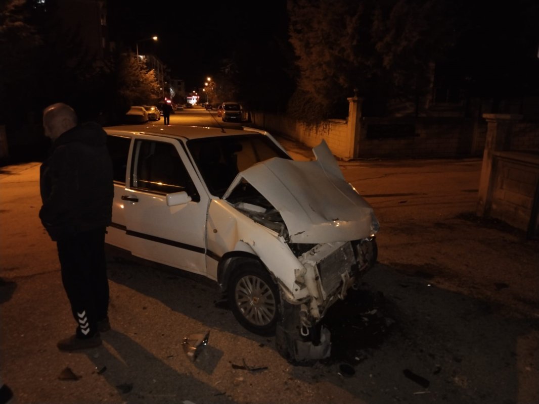 Elazığ’da Zincirleme Kazada 4 Araç Hasar Gördü