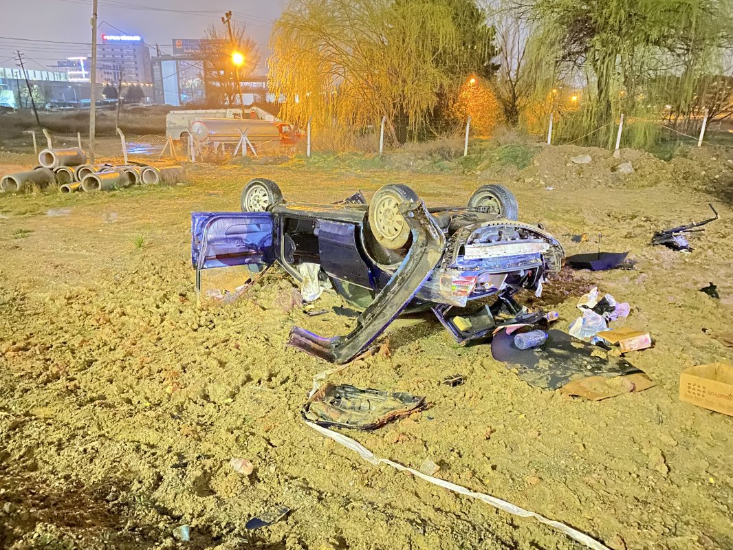 Kontrolden Çıkan Otomobil Takla Attı