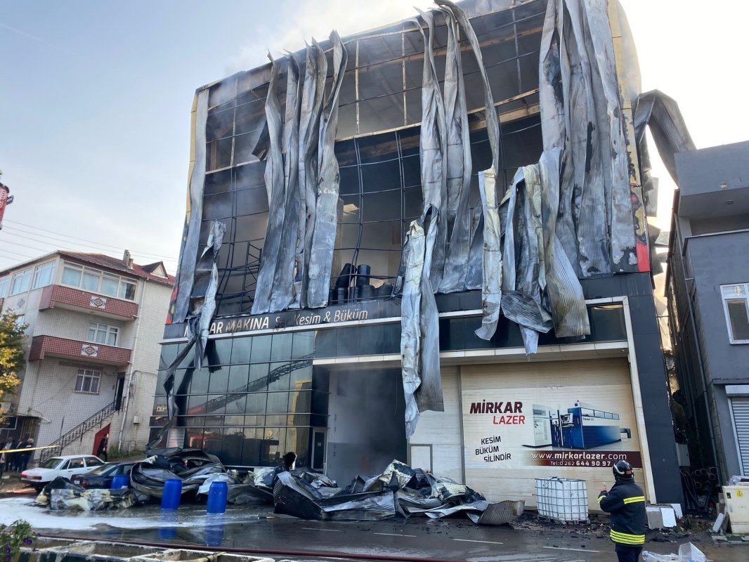 7 Kişinin Öldüğü Fabrika Yangını Davası Başladı