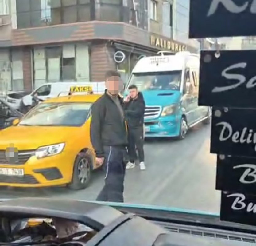 Minibüste Taciz İddiası Bıçaklı Gerginliğe Dönüştü