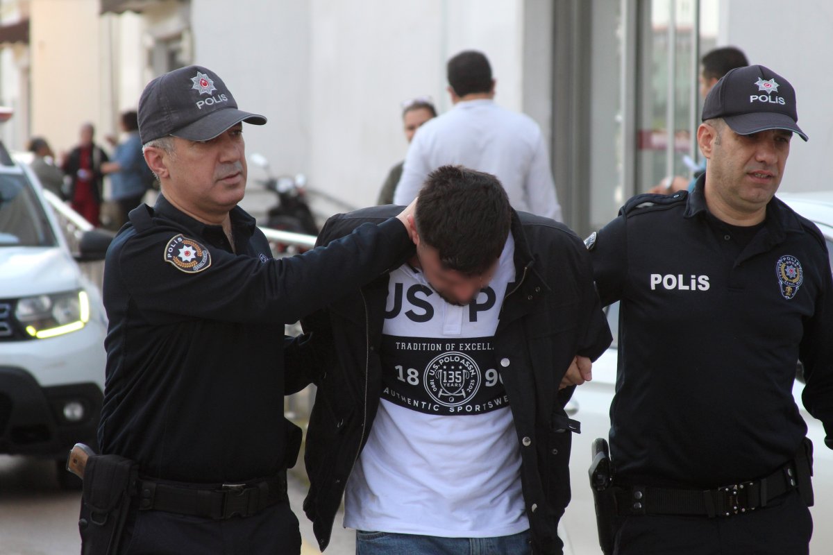 Ayağıyla Direksiyon Kullanan Sürücüye Ev Hapsi