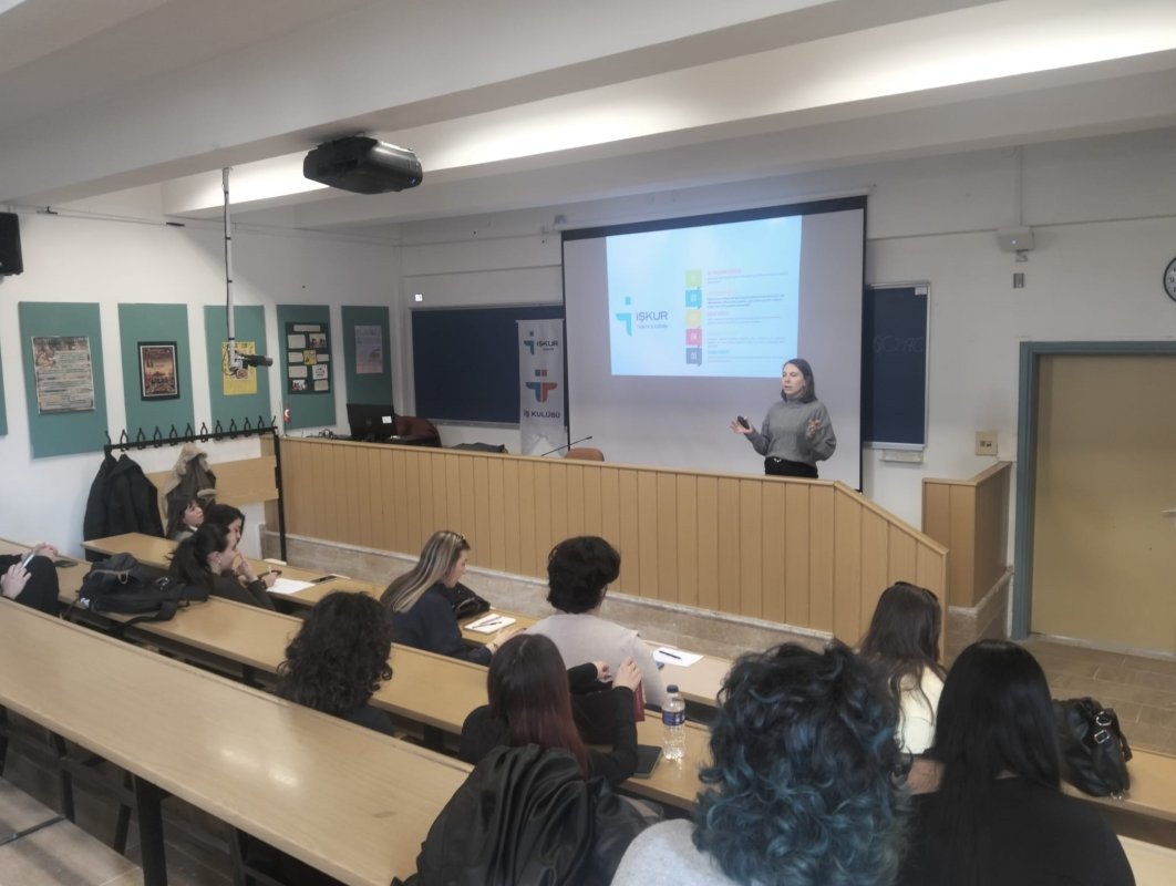 Anadolu Üniversitesi Öğrencilerine İŞKUR’dan İş Eğitimi