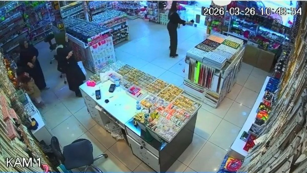 Depreme Alışverişte Yakalandılar: Her Şeyi Bırakıp Kaçtılar