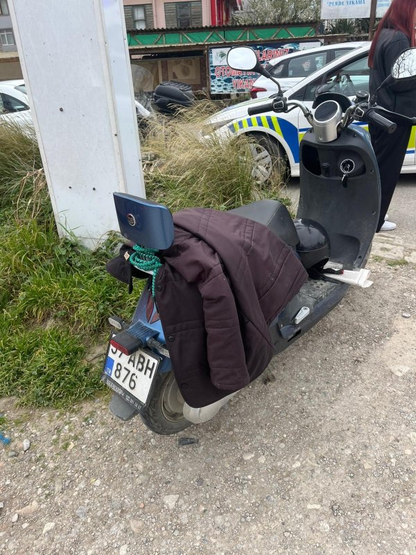 Elektrikli Motosiklet Devrildi: Sürücü Yaralandı