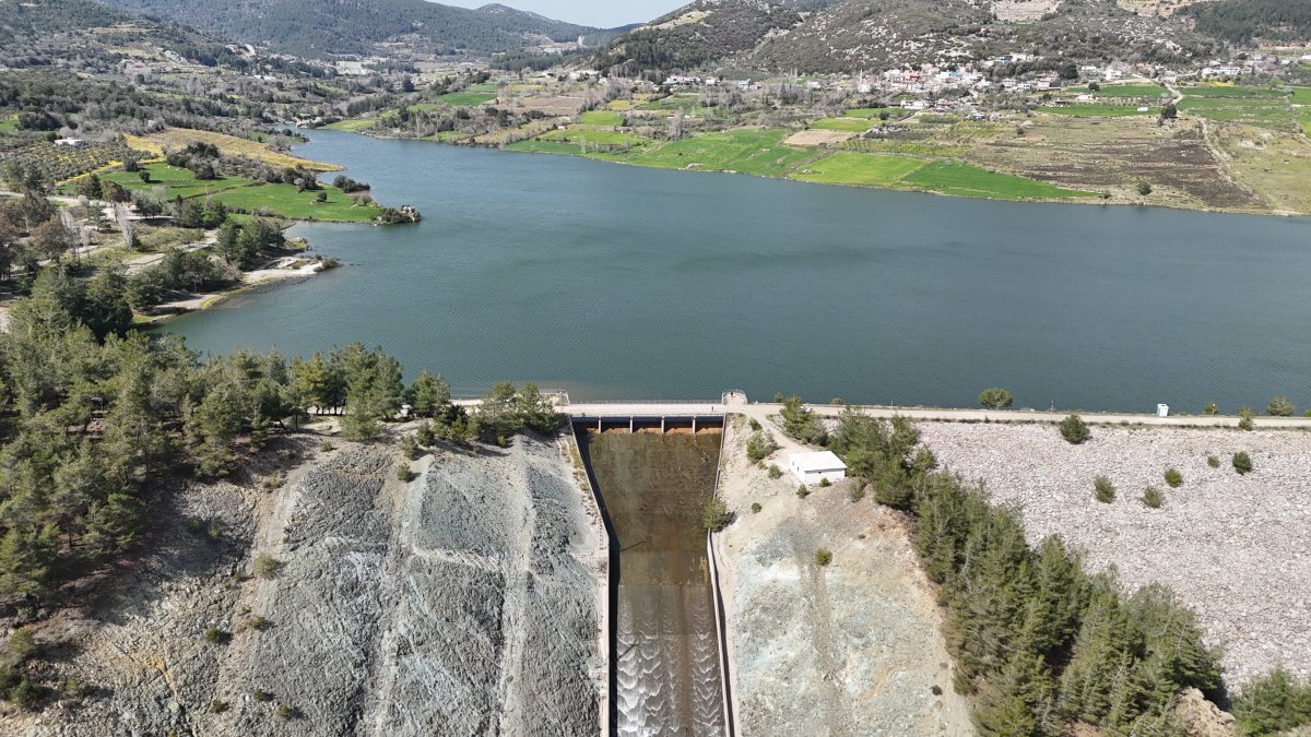 Kuruyan Yayladağı Barajı 3 Ayda Yüzde 100 Doldu