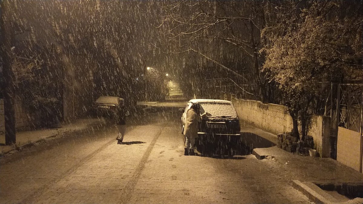 Denizli’de Bahar Ortasında Kar Sürprizi