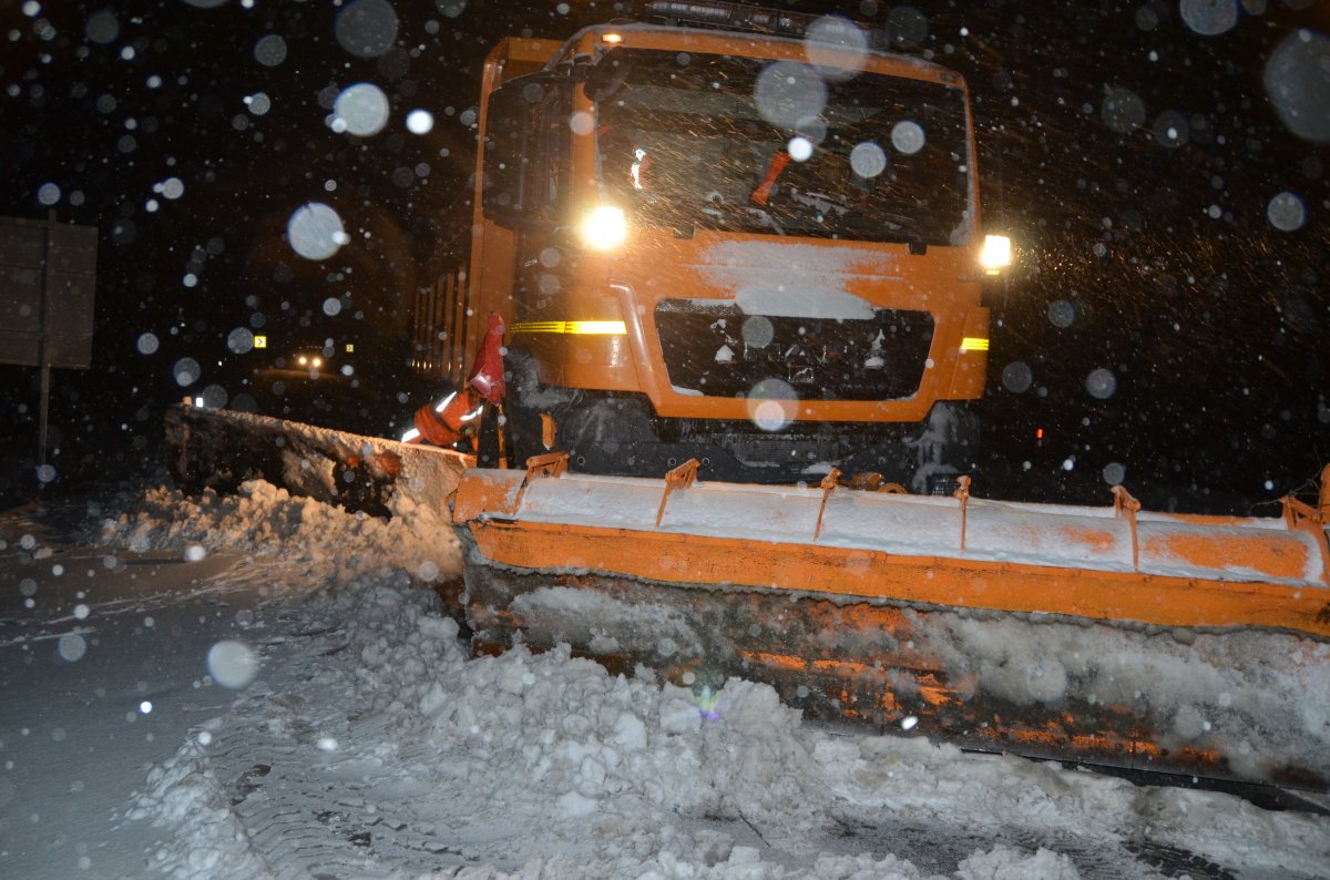 Alacabel’de Yağmur Kara Döndü: Kar Mesaisi Başladı