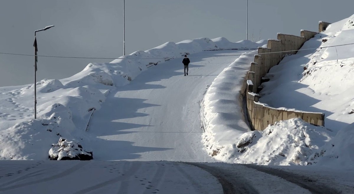 Yüksekova’da Kar Yağışı Hayatı Olumsuz Etkiledi
