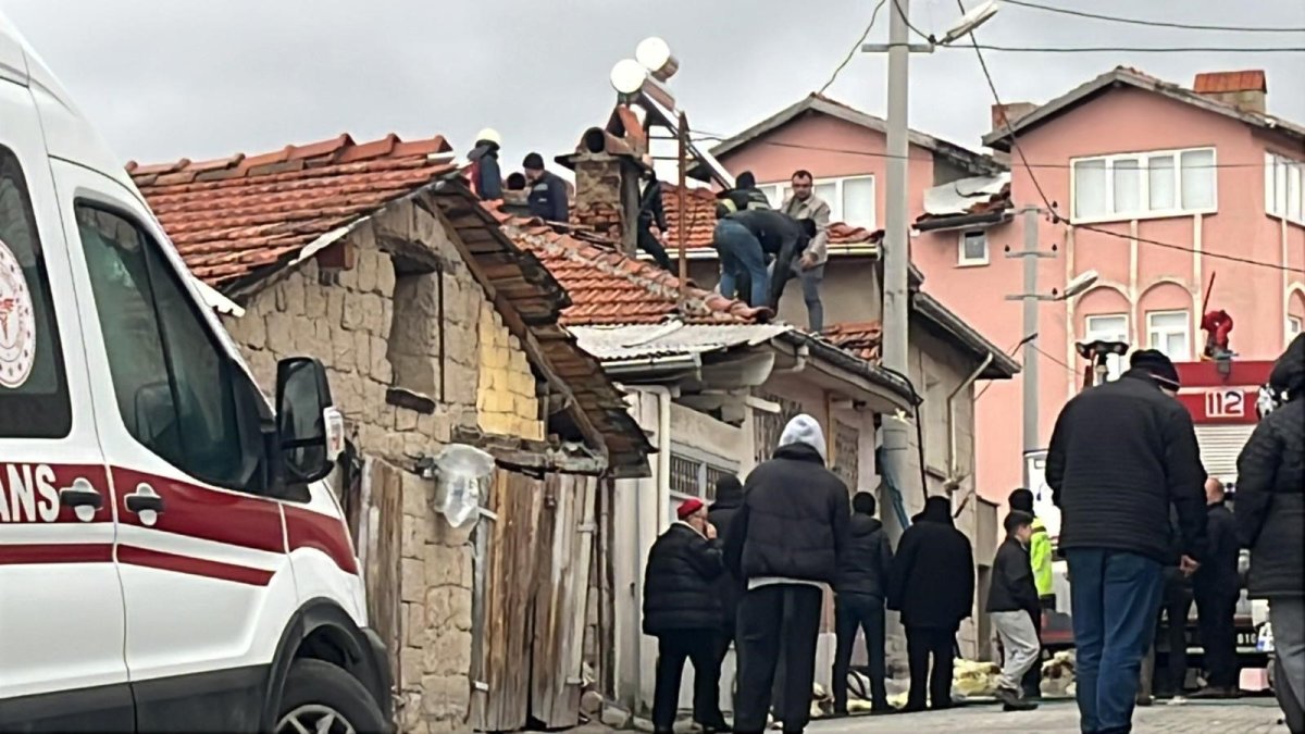 Tavşanlı’da Tek Katlı Evde Yangın