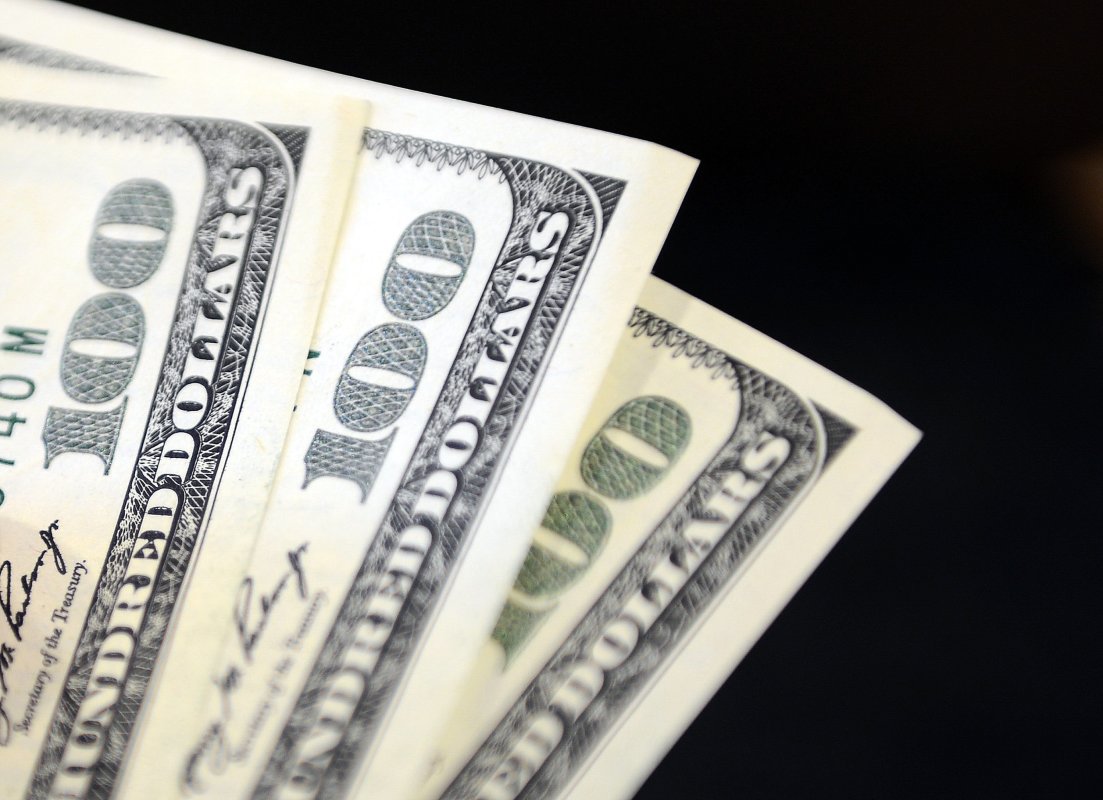 Dolar 44,46 Seviyesinde Haftaya Başladı