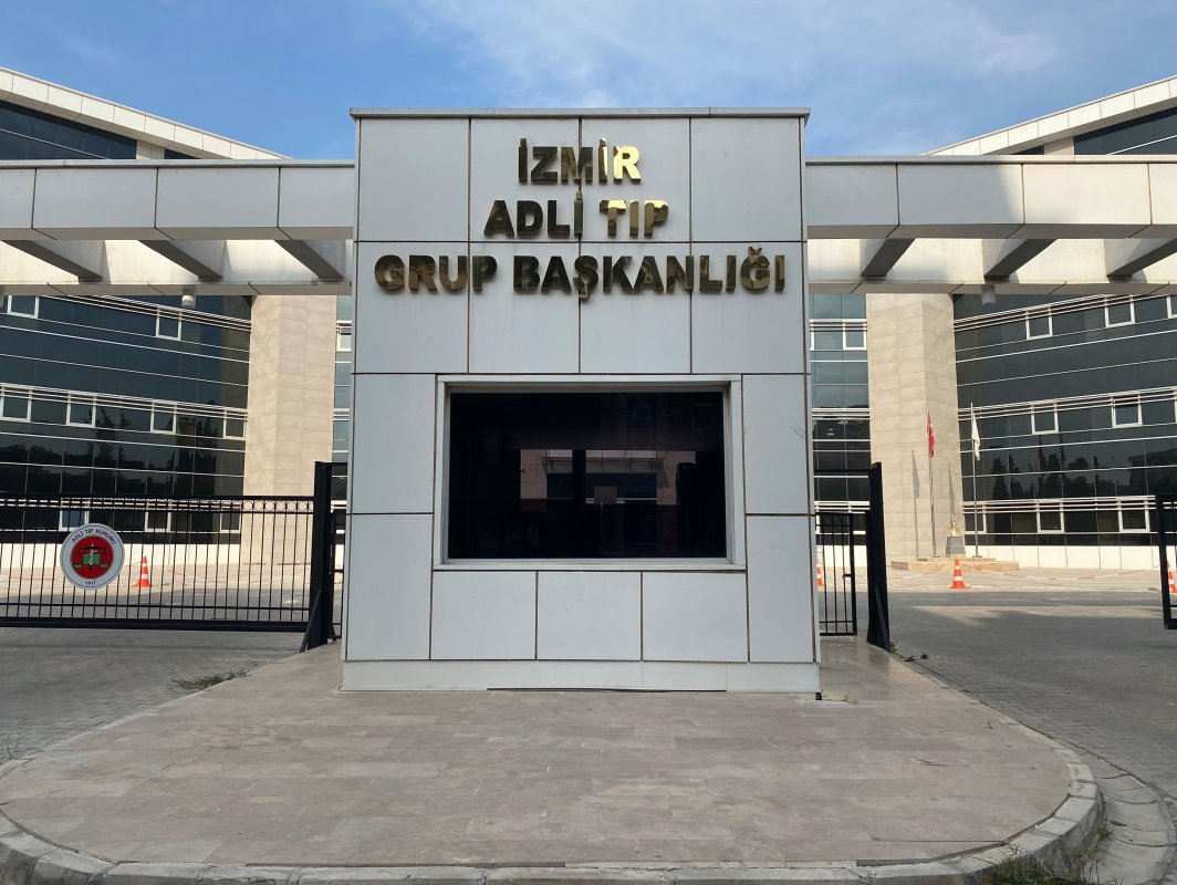 İzmir'de Sahilde Yeni Doğmuş Bebek Cesedi Bulundu