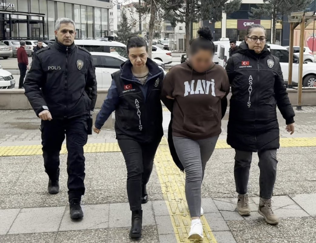 Aksaray’da Dehşet: Sevgiliyi Bıçaklayan Genç Ve Polise Tokat Atan Anne Adliyede
