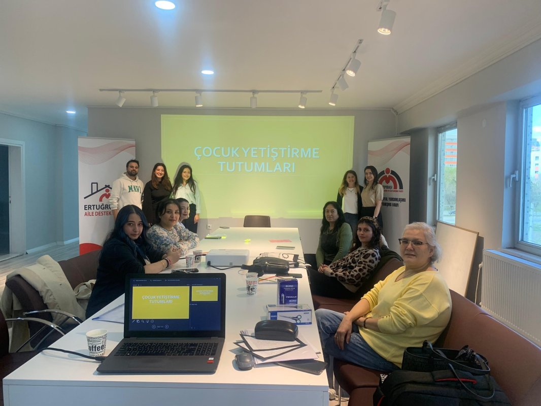 Eskişehirli Annelere Çocuk Yetiştirme Eğitimi