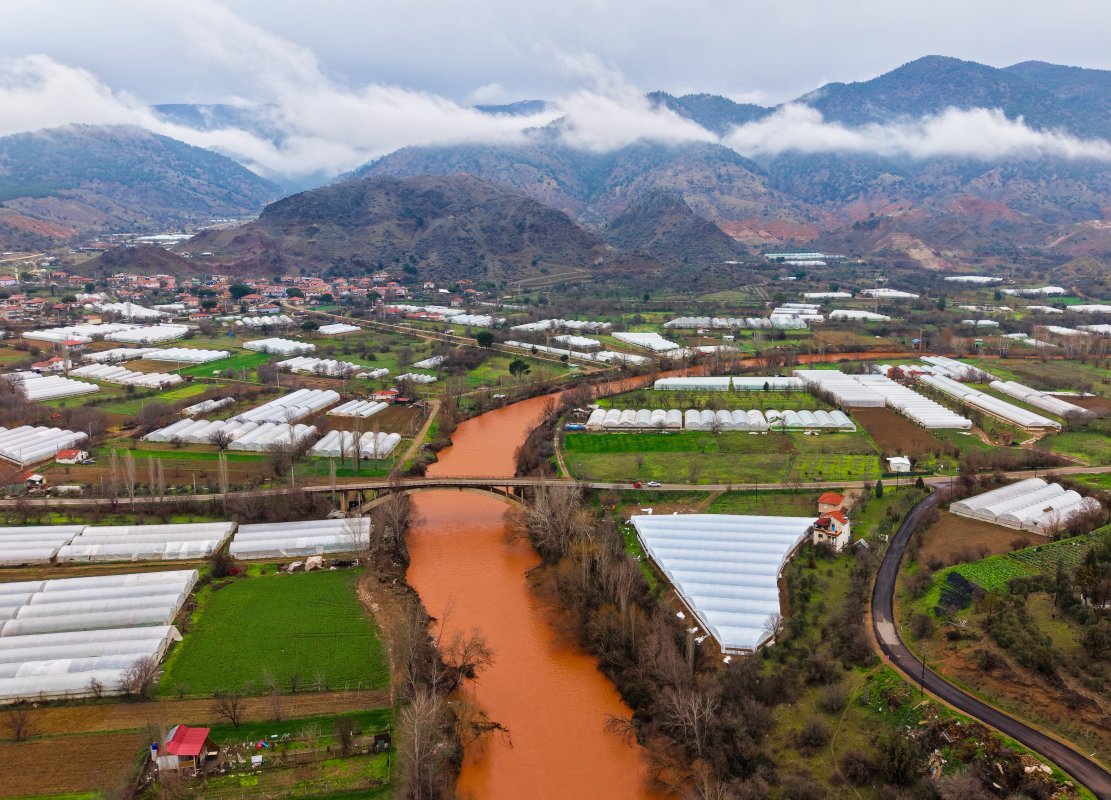 Yağmur Sonrası Sakarya Nehri Kahverengiye Büründü