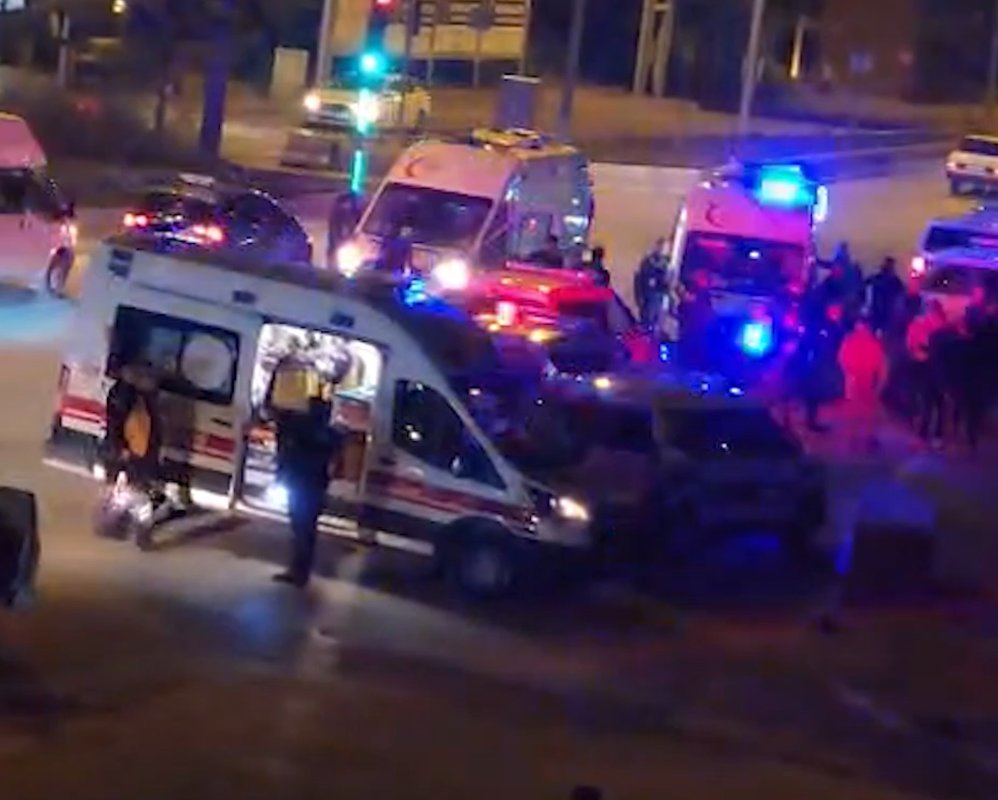 Alkollü Sürücü Dehşet Saçtı 3 Polisi Yaraladı