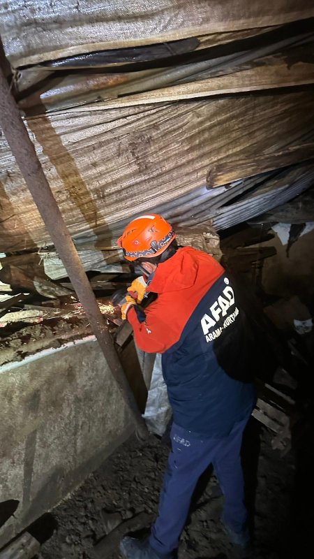 Yozgat’ta Ahır Çöktü, Hayvanlar AFAD’la Kurtarıldı