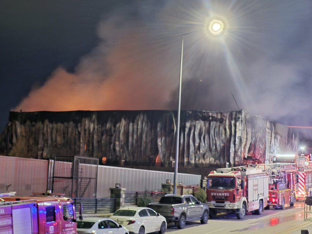 Ankara'da yangın paniği: Dev İlaç Fabrikası Kullanılamaz Hale Geldi