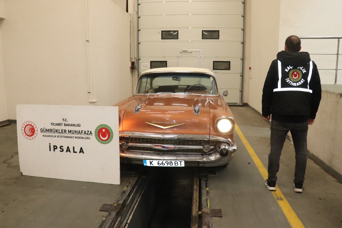 Sınırda Dev Operasyon: 280 Milyonluk 233 Kaçak Araç Yakalandı