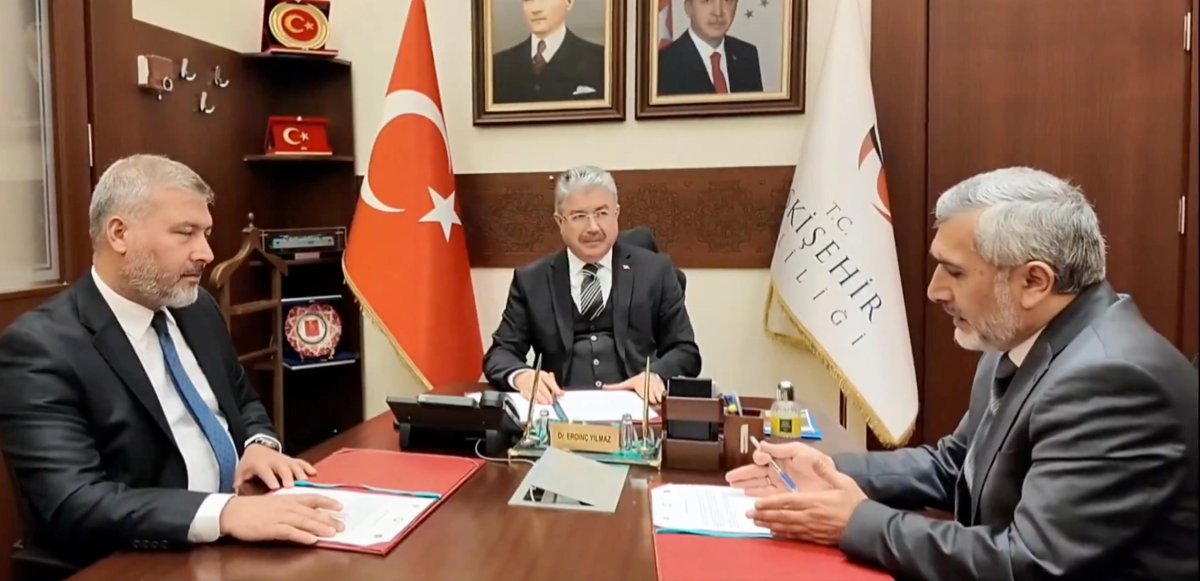 Anadolu Üniversitesi Kampüsüne Ücretsiz ‘Genç Ofis’ Geliyor! Öğrencilere Yeni Sosyal Alan