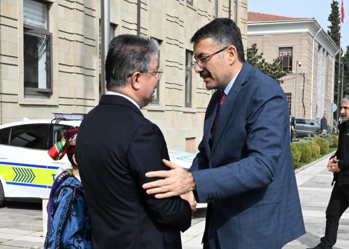 Ankara’dan Eskişehir’e Üst Düzey Ziyaret: Çelik Valilikte