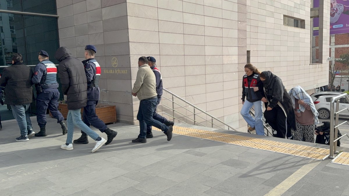 Jandarmadan Tefecilik Baskını: 15 Kişi Adliyeye Çıkarıldı