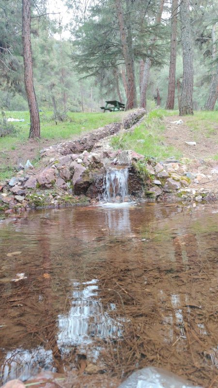 Eskişehir’de Doğal Maden Suyu Çeşmesine Yoğun İlgi: Vatandaşlar Laçin’e Akın Ediyor