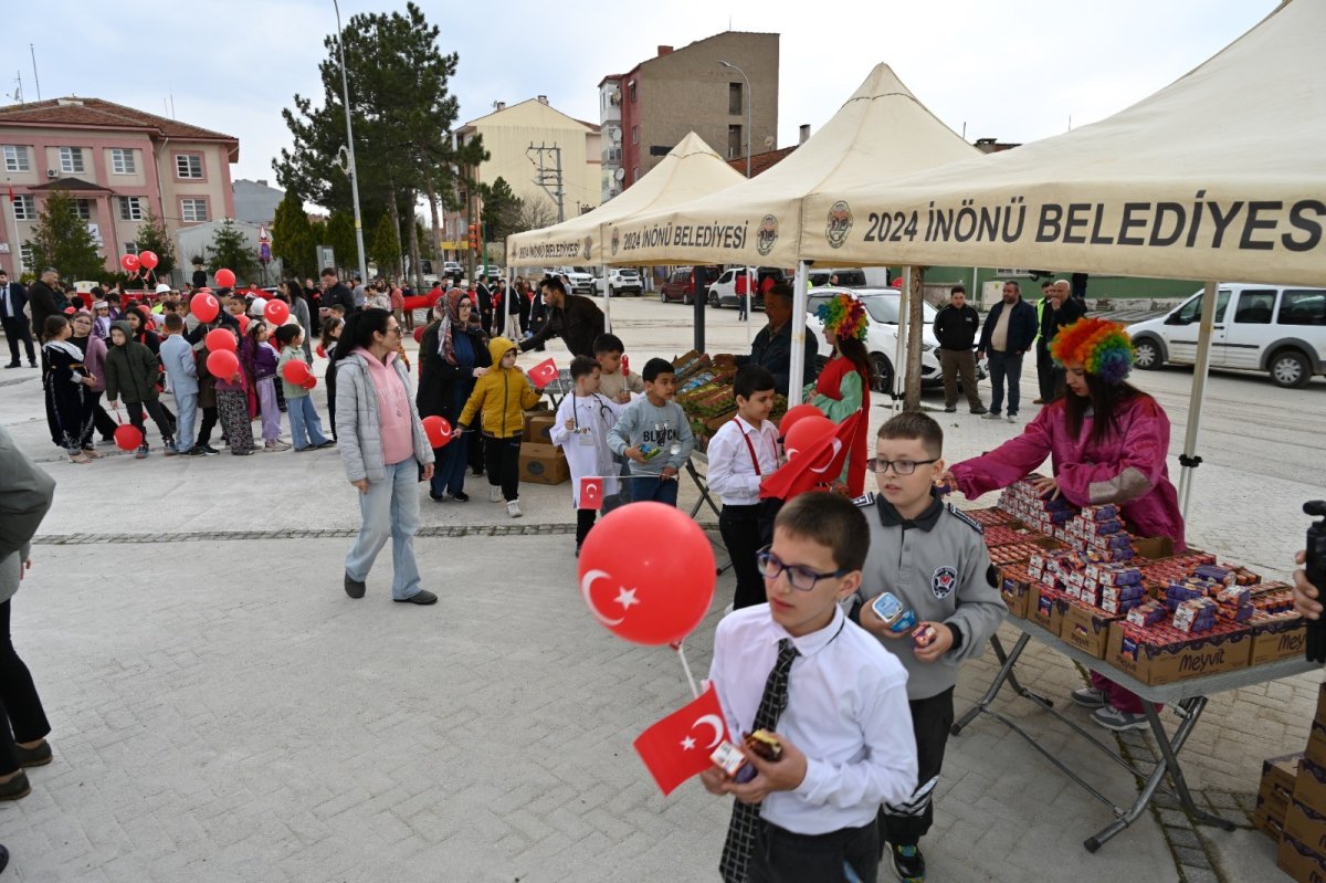 İnönü’de 23 Nisan Coşkusu: Yürüyüş ve Etkinlikler Büyük İlgi Gördü