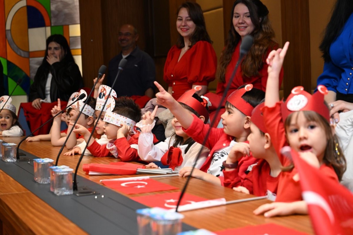 Minikler 23 Nisan Coşkusunu Kampüste Yaşadı! Renkli Görüntüler Ortaya Çıktı