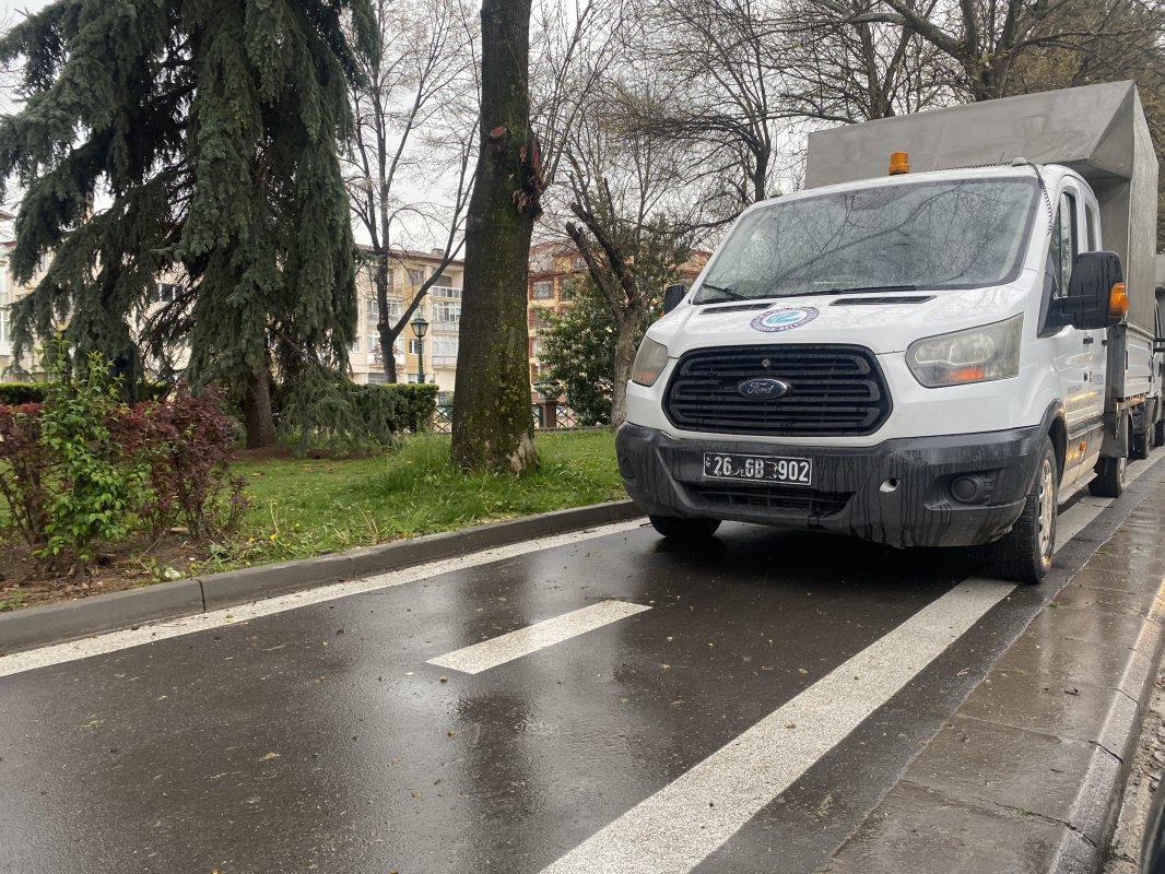 Eskişehir’de Bisiklet Yolunda Tartışma Yaratan Görüntü