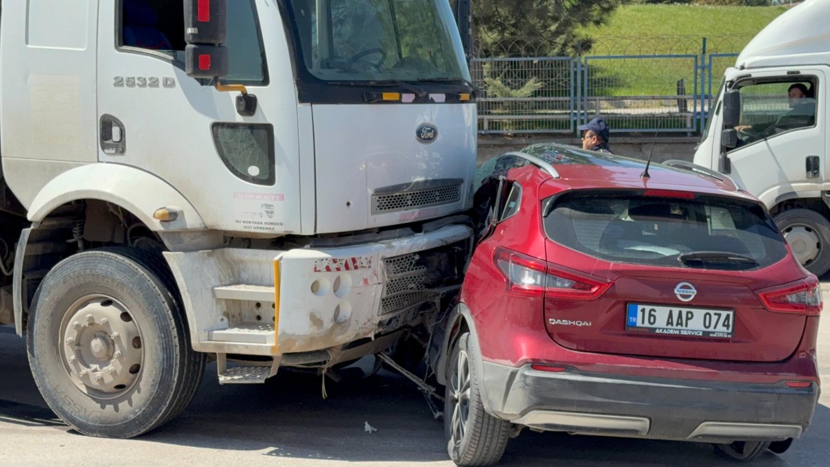 Kamyonun Sürüklediği Araçtan Mucize Kurtuluş