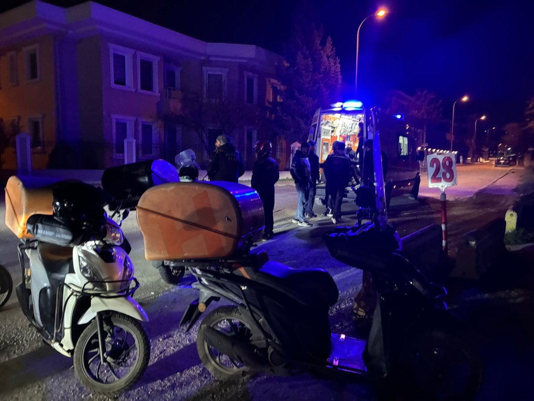 Önüne çıkan araç kazaya neden oldu: Kurye yaralandı