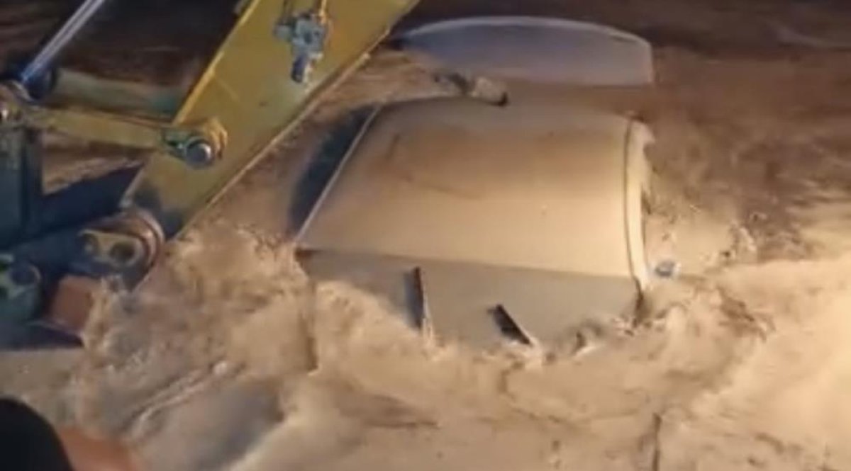 Sel Felaketi Can Aldı! Araçta Mahsur Kalan 2 Kişi Hayatını Kaybetti