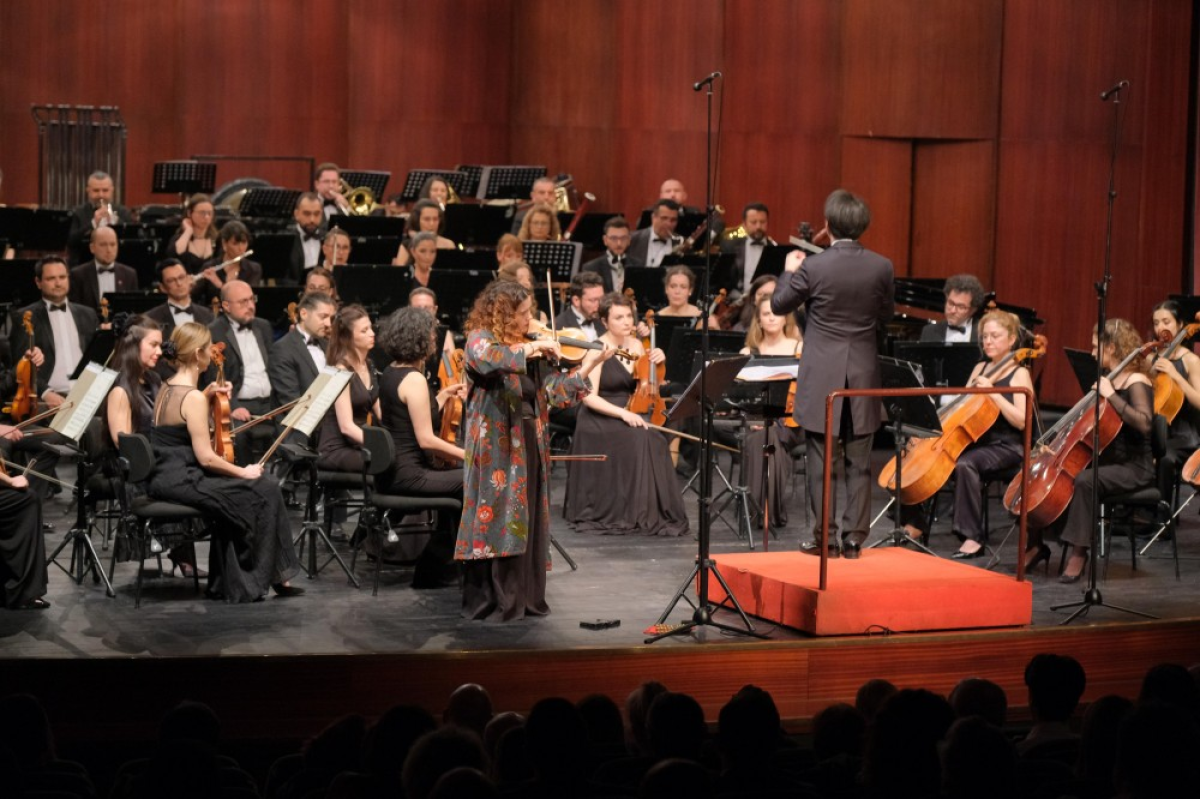 Eskişehir’de Senfoni Rüzgârı: Unutulmaz Konser Ayakta Alkışlandı