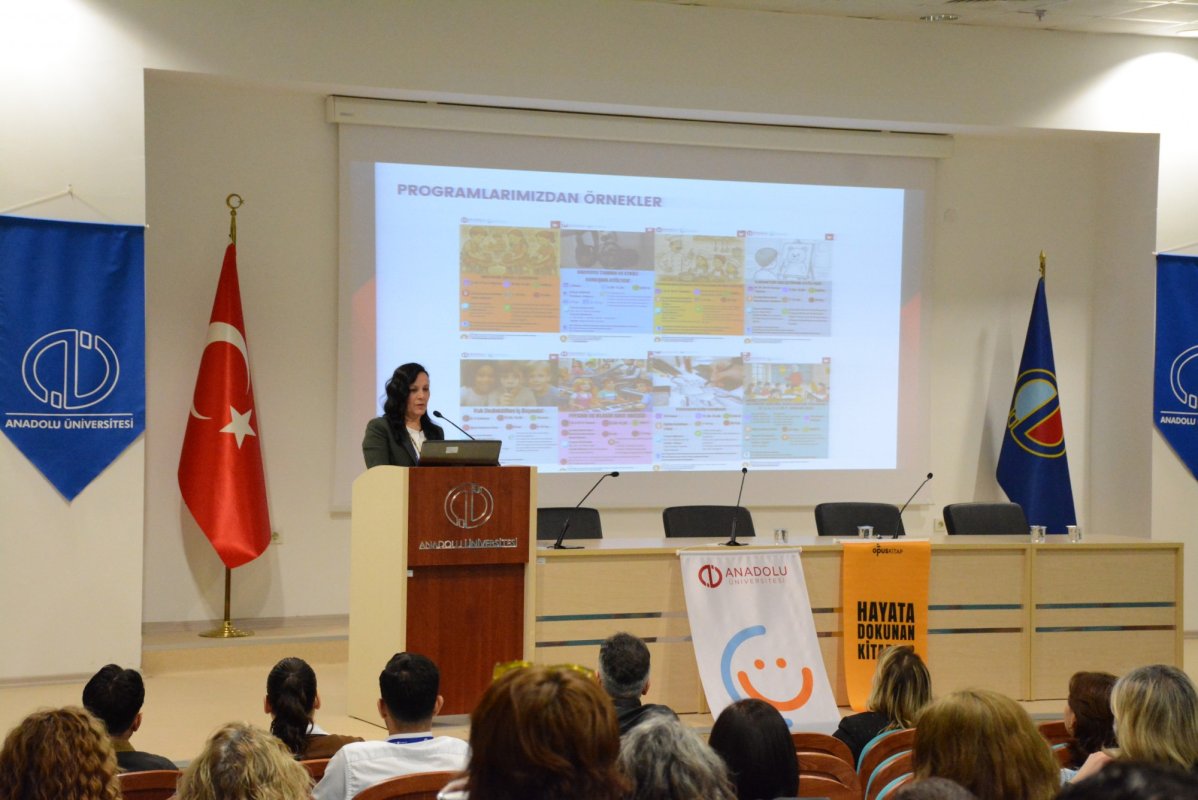 Çocuk, Edebiyat Ve Felsefe Anadolu Üniversitesinde Buluştu