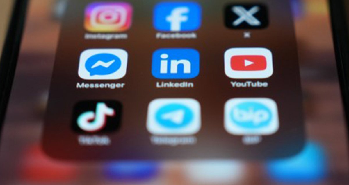 Yunanistan da gençlerin sosyal medya kullanımına yasak getirdi